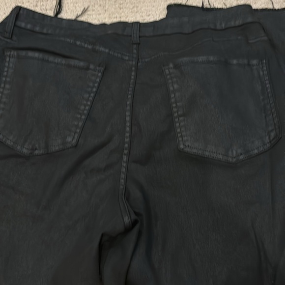 Kut from the kloth, Meg, coated denim black jeans size 16 - Picture 7 of 7